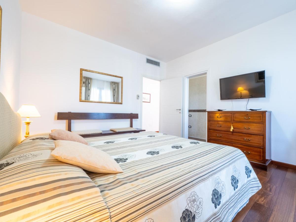 B&B Le Bouganville Capoterra Eksteriør billede